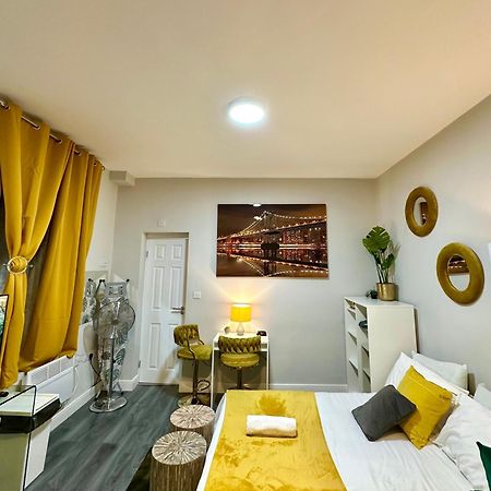 Private Luxurious City Studio-Daily,Weekly,Monthly Бірмінгем Екстер'єр фото