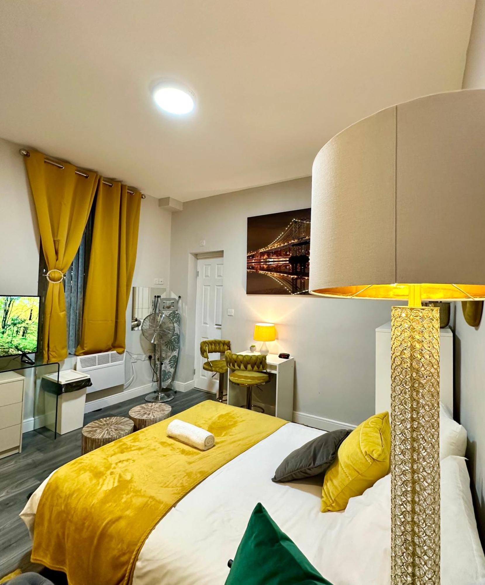 Private Luxurious City Studio-Daily,Weekly,Monthly Бірмінгем Екстер'єр фото